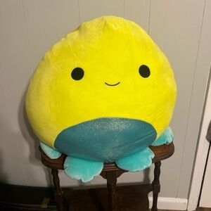 Barnet the Orange Fruit Bat and Gwendolyn the Strawberry Bat Squishmallows